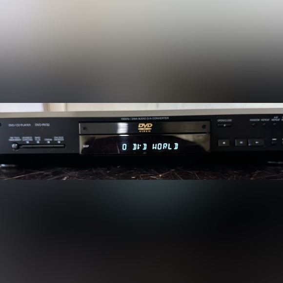 Panasonic DVD-RV32 X200 Hi-Speed Scan DVD Audio D/A Converter Player - Picture 14 of 16